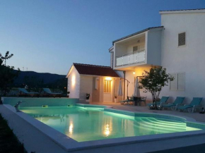 Beautiful Holiday Home in Neoric with Private Pool